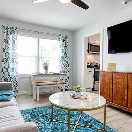 2Br 1Ba Duplex House King Beds Great For Small Groups Close To All Uptown Charlotte Attractions Екстериор снимка