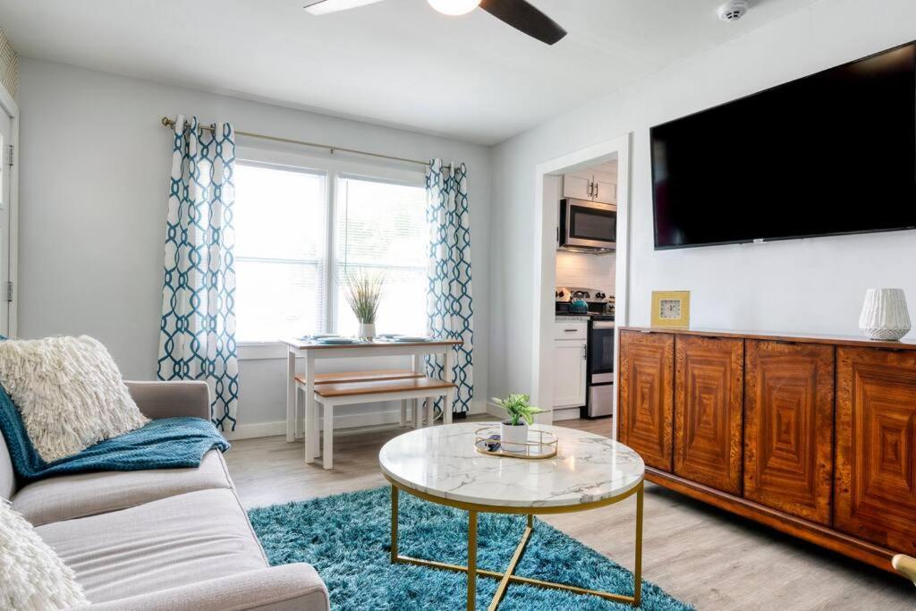 2Br 1Ba Duplex House King Beds Great For Small Groups Close To All Uptown Charlotte Attractions Екстериор снимка