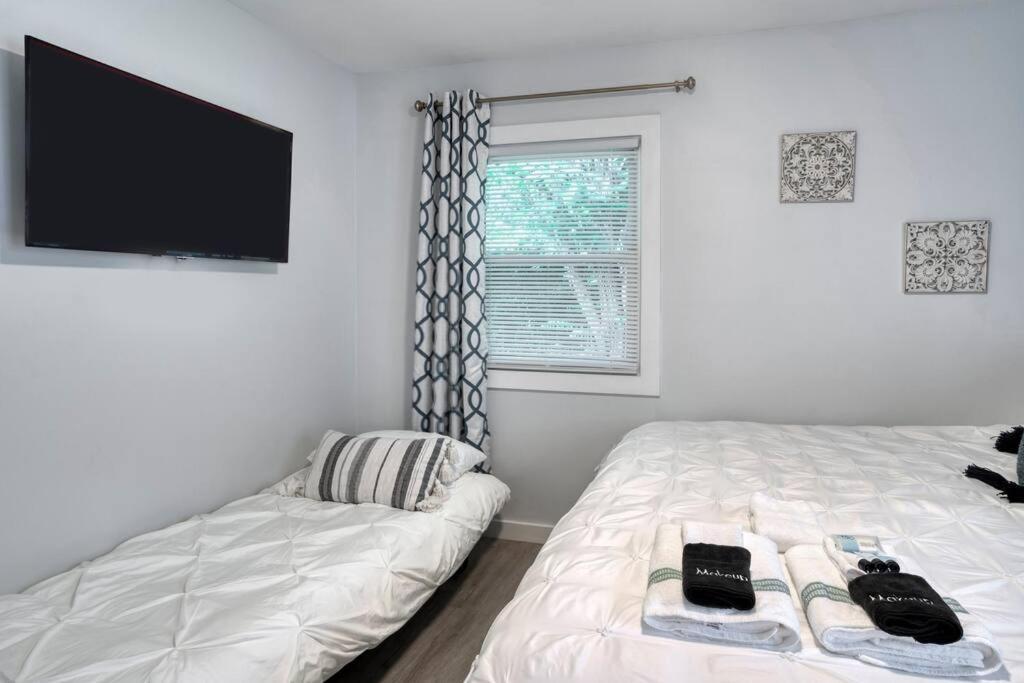 2Br 1Ba Duplex House King Beds Great For Small Groups Close To All Uptown Charlotte Attractions Екстериор снимка
