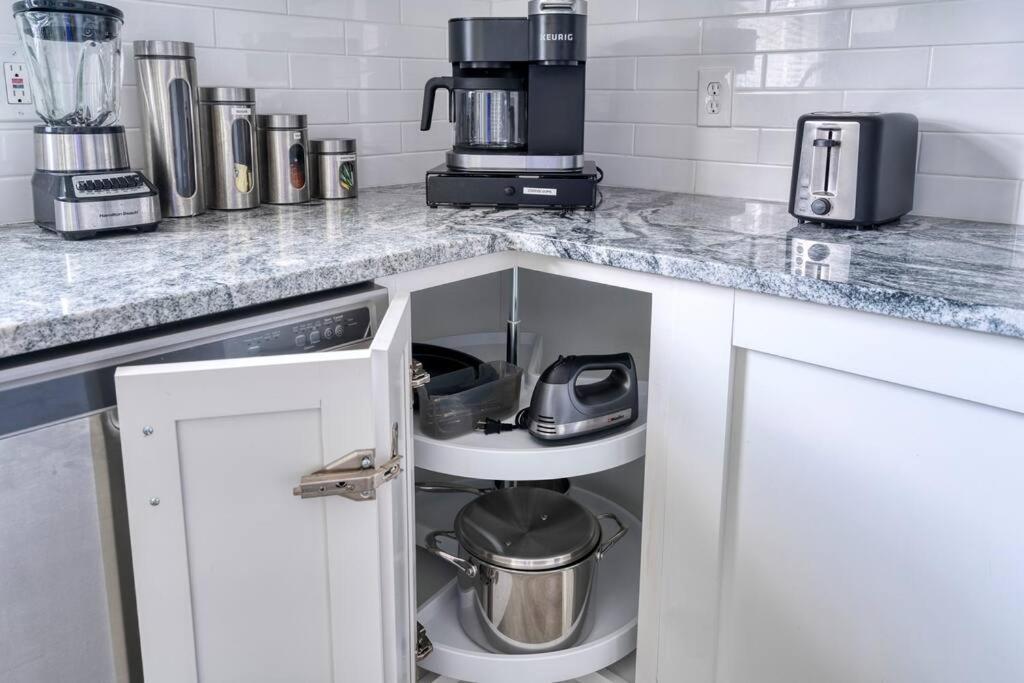 2Br 1Ba Duplex House King Beds Great For Small Groups Close To All Uptown Charlotte Attractions Екстериор снимка